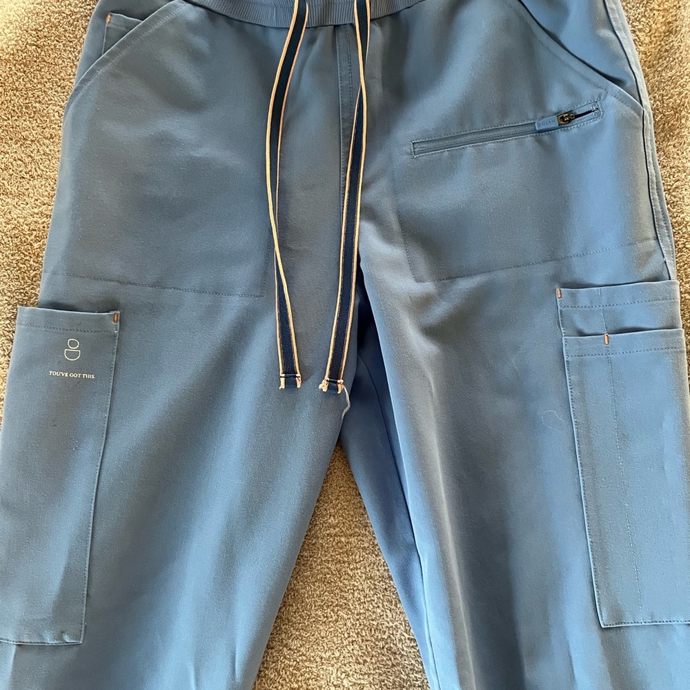 Dolan Scrub Set - image 5